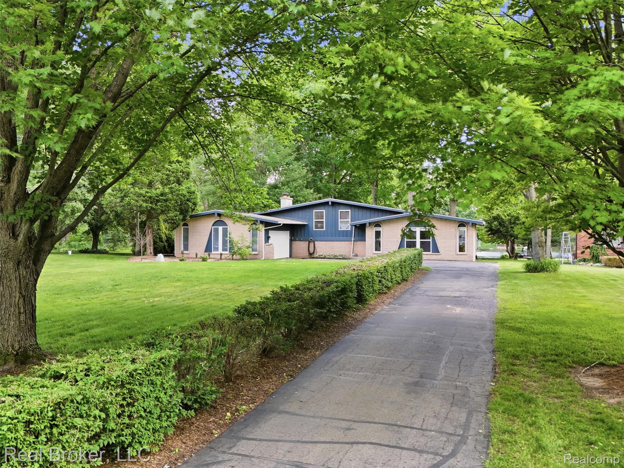 7514 Capri Drive