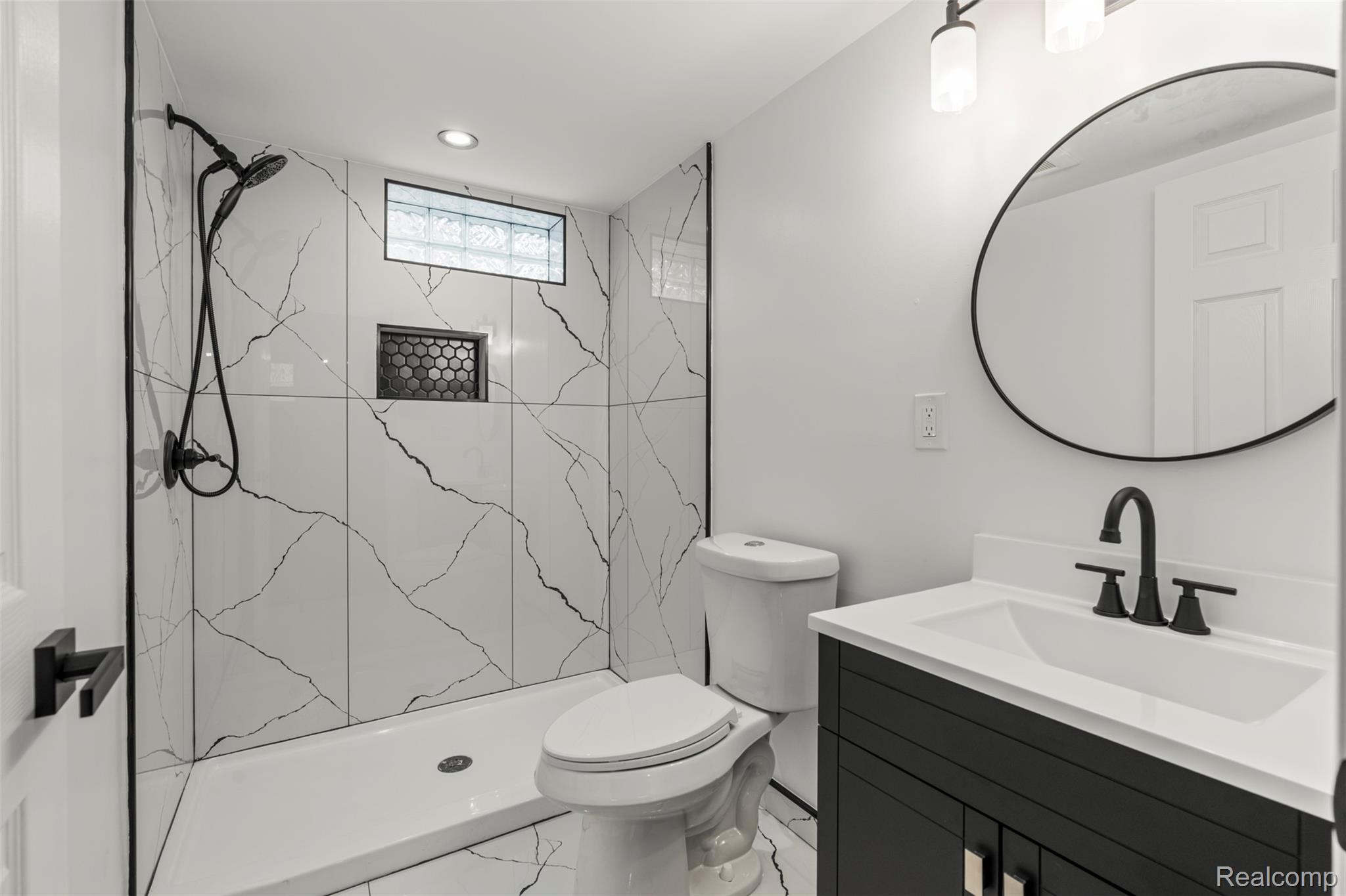 Royal Oak City, Michigan 48067, United States, 3 Bedrooms Bedrooms, ,2 BathroomsBathrooms,Residential,Coming Soon,219218