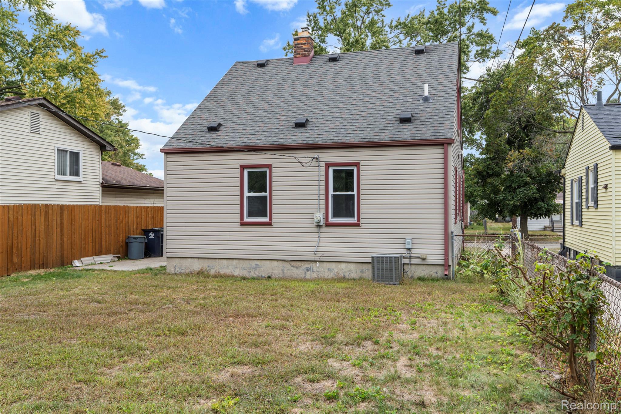 Royal Oak City, Michigan 48067, United States, 3 Bedrooms Bedrooms, ,2 BathroomsBathrooms,Residential,Coming Soon,219218