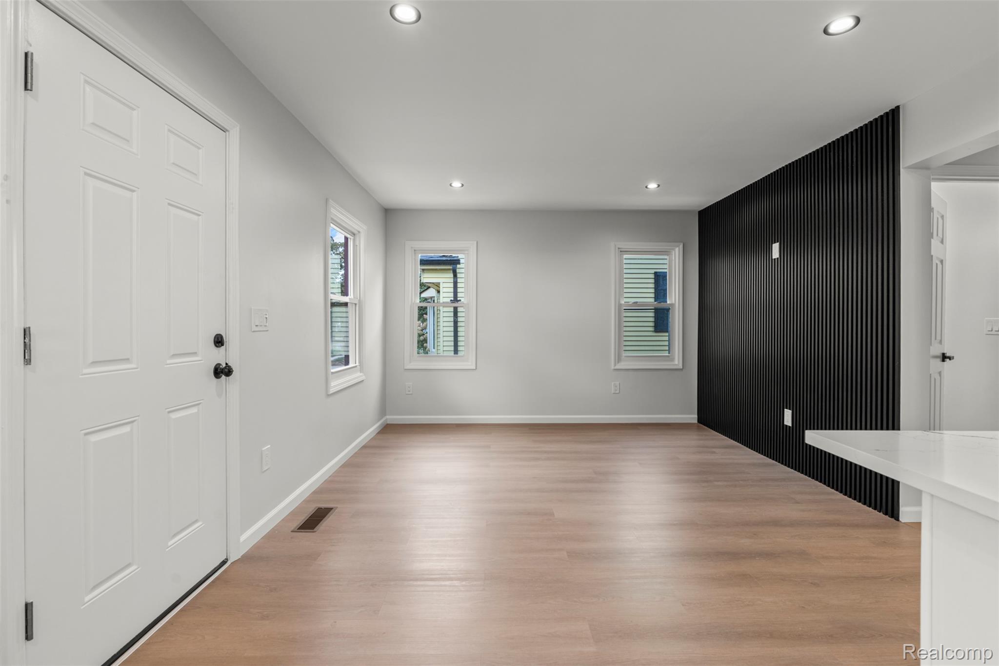 Royal Oak City, Michigan 48067, United States, 3 Bedrooms Bedrooms, ,2 BathroomsBathrooms,Residential,Coming Soon,219218