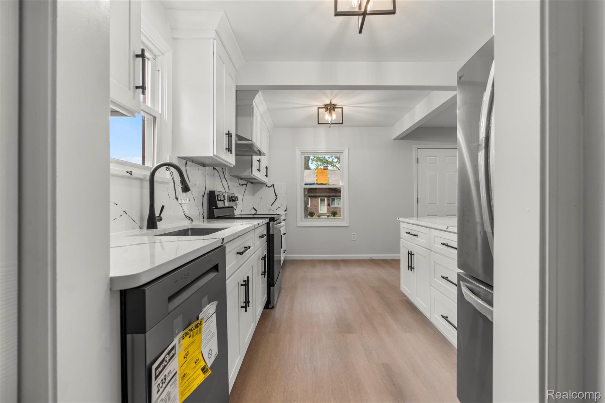 Royal Oak City, Michigan 48067, United States, 3 Bedrooms Bedrooms, ,2 BathroomsBathrooms,Residential,Coming Soon,219218