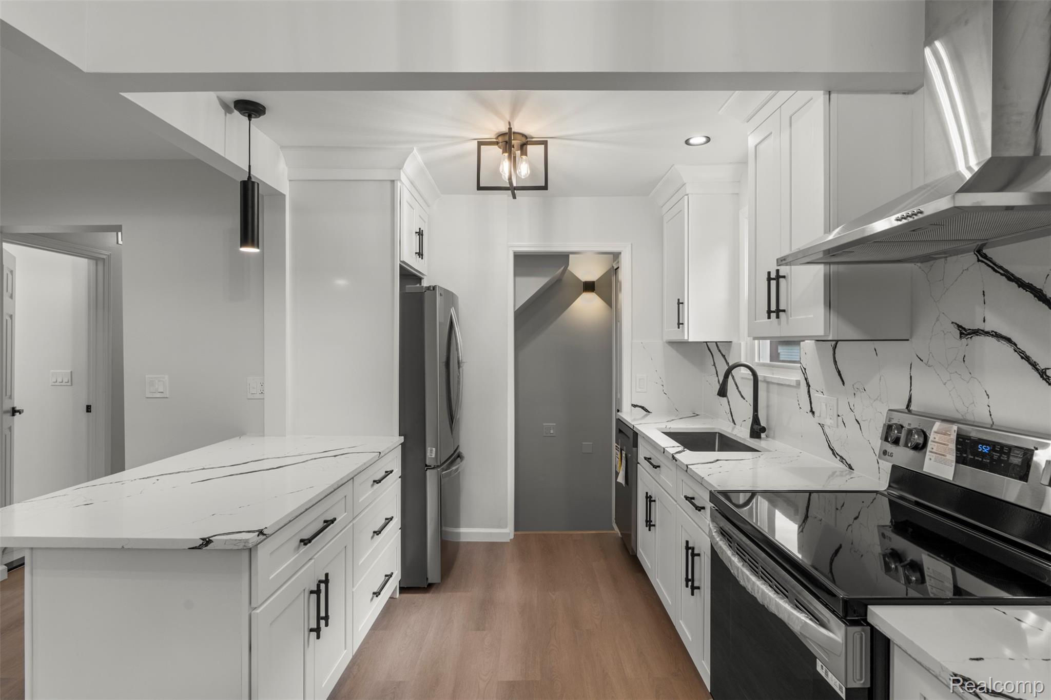 Royal Oak City, Michigan 48067, United States, 3 Bedrooms Bedrooms, ,2 BathroomsBathrooms,Residential,Coming Soon,219218