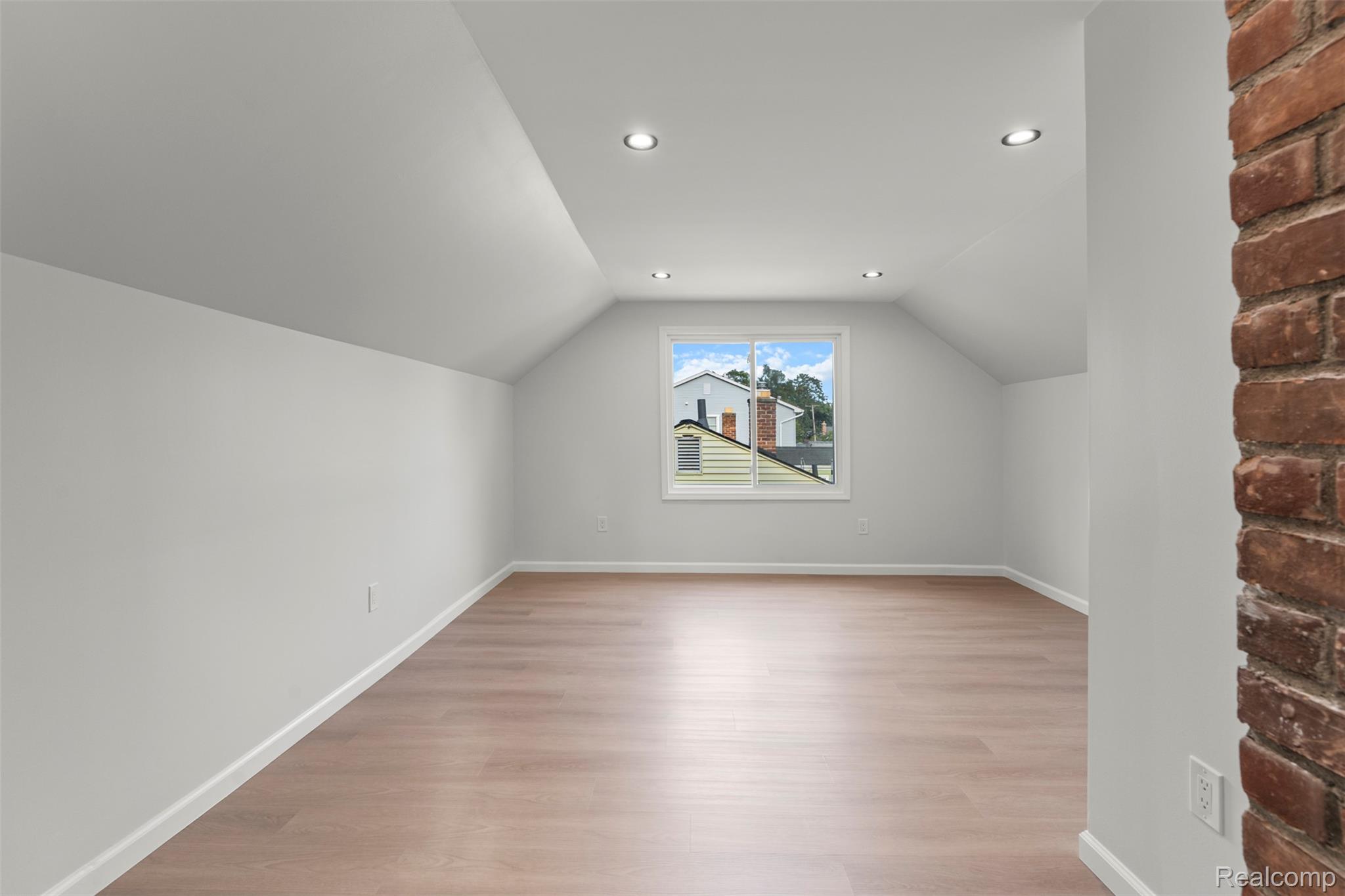 Royal Oak City, Michigan 48067, United States, 3 Bedrooms Bedrooms, ,2 BathroomsBathrooms,Residential,Coming Soon,219218