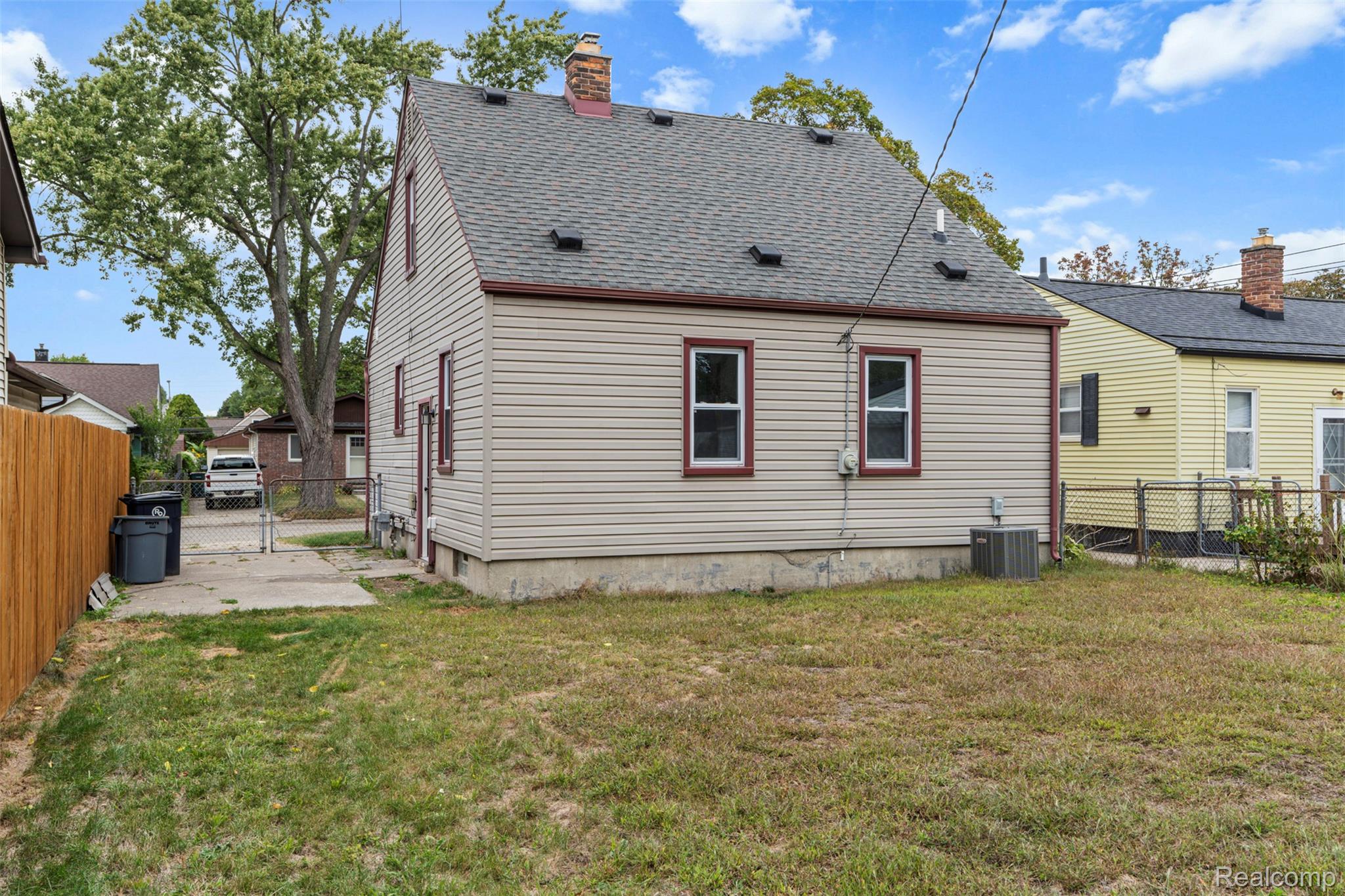 Royal Oak City, Michigan 48067, United States, 3 Bedrooms Bedrooms, ,2 BathroomsBathrooms,Residential,Coming Soon,219218