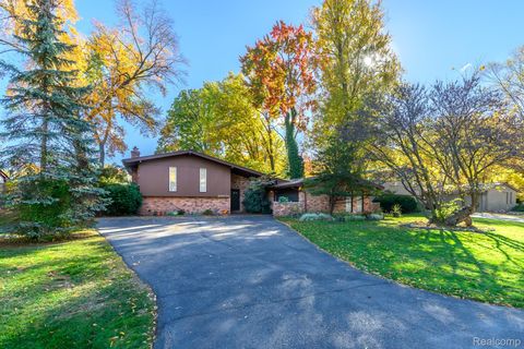 20079 Forestwood Street Southfield City MI 48076