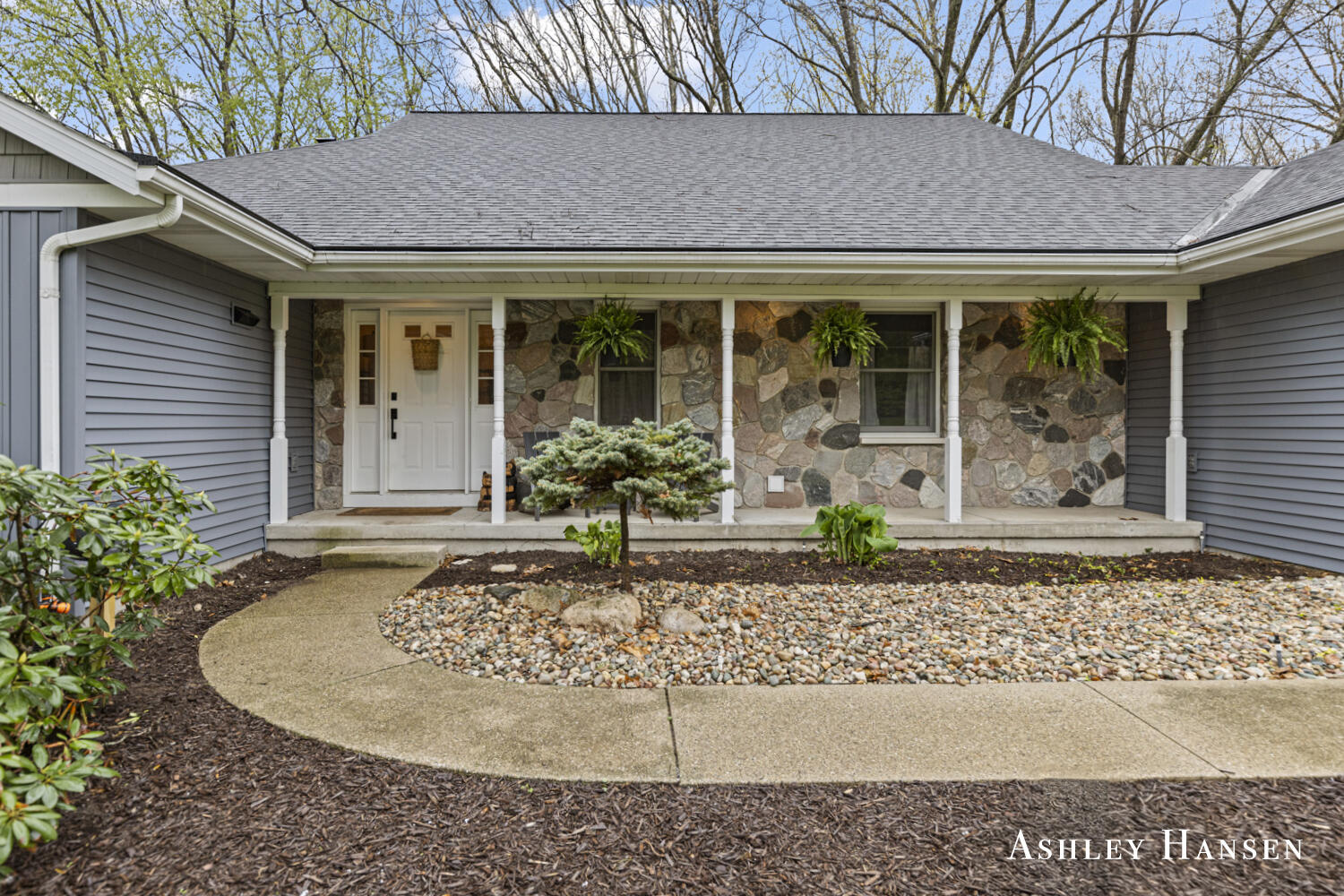 5615 Egypt Valley Avenue NE
