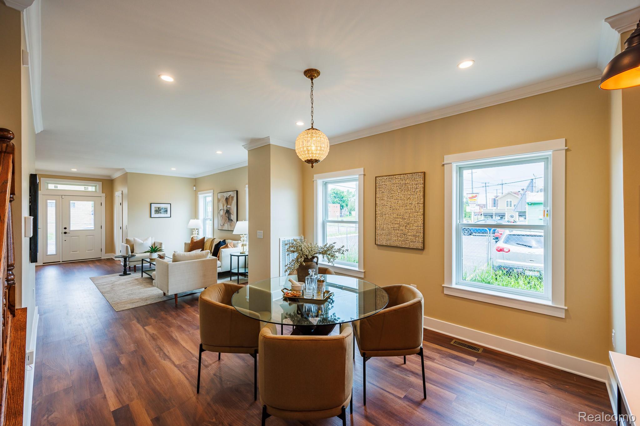 223 W Fifth Avenue 2