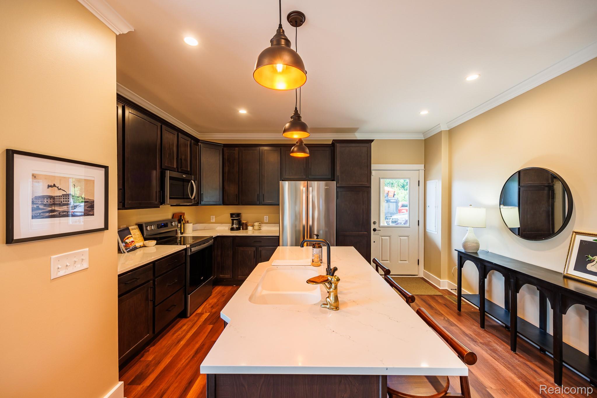 223 W Fifth Avenue 2