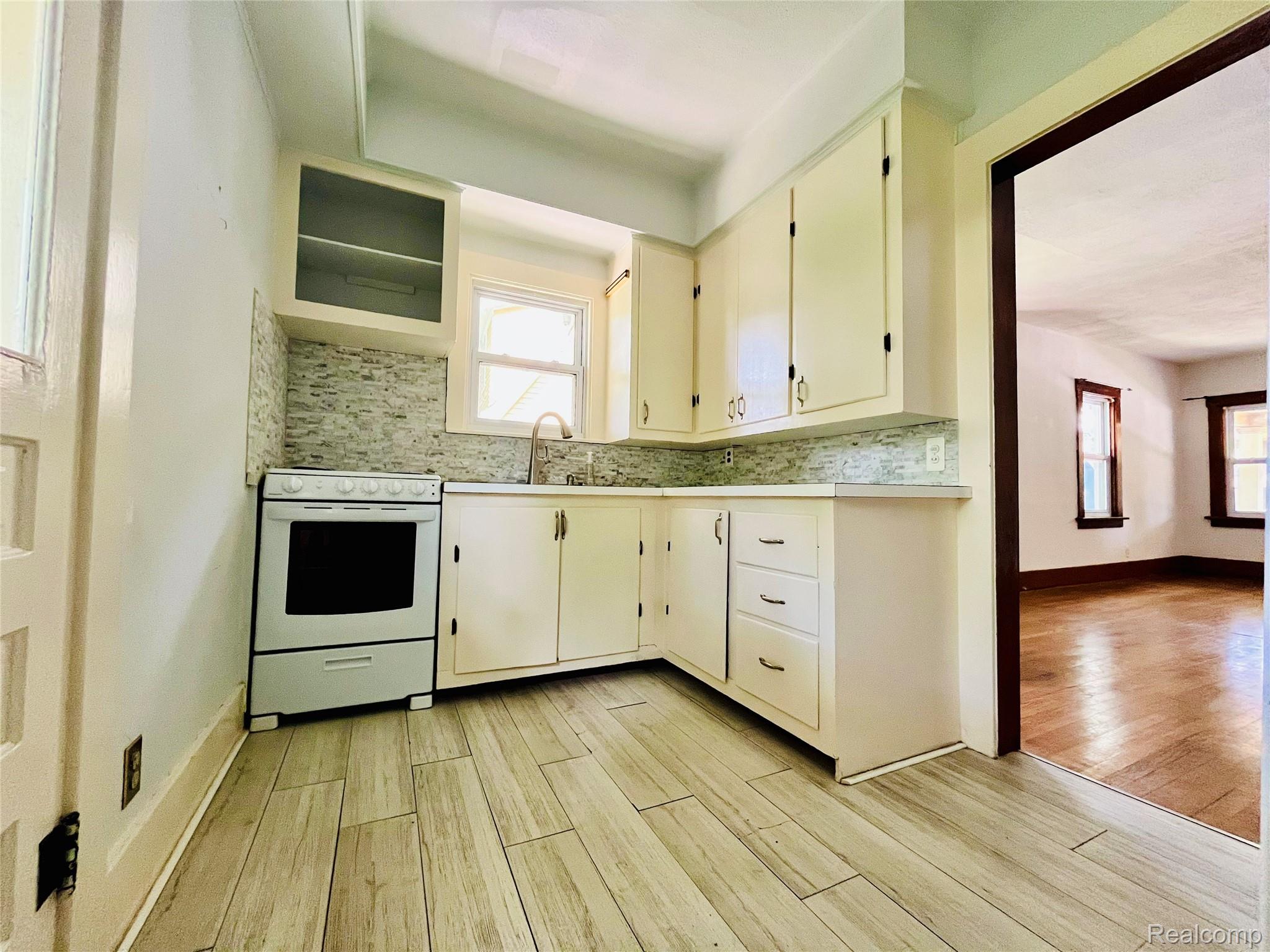 716 CATALPA Drive