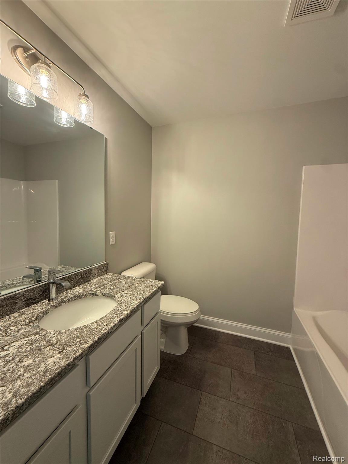 1054 CAMELLIA Circle 44