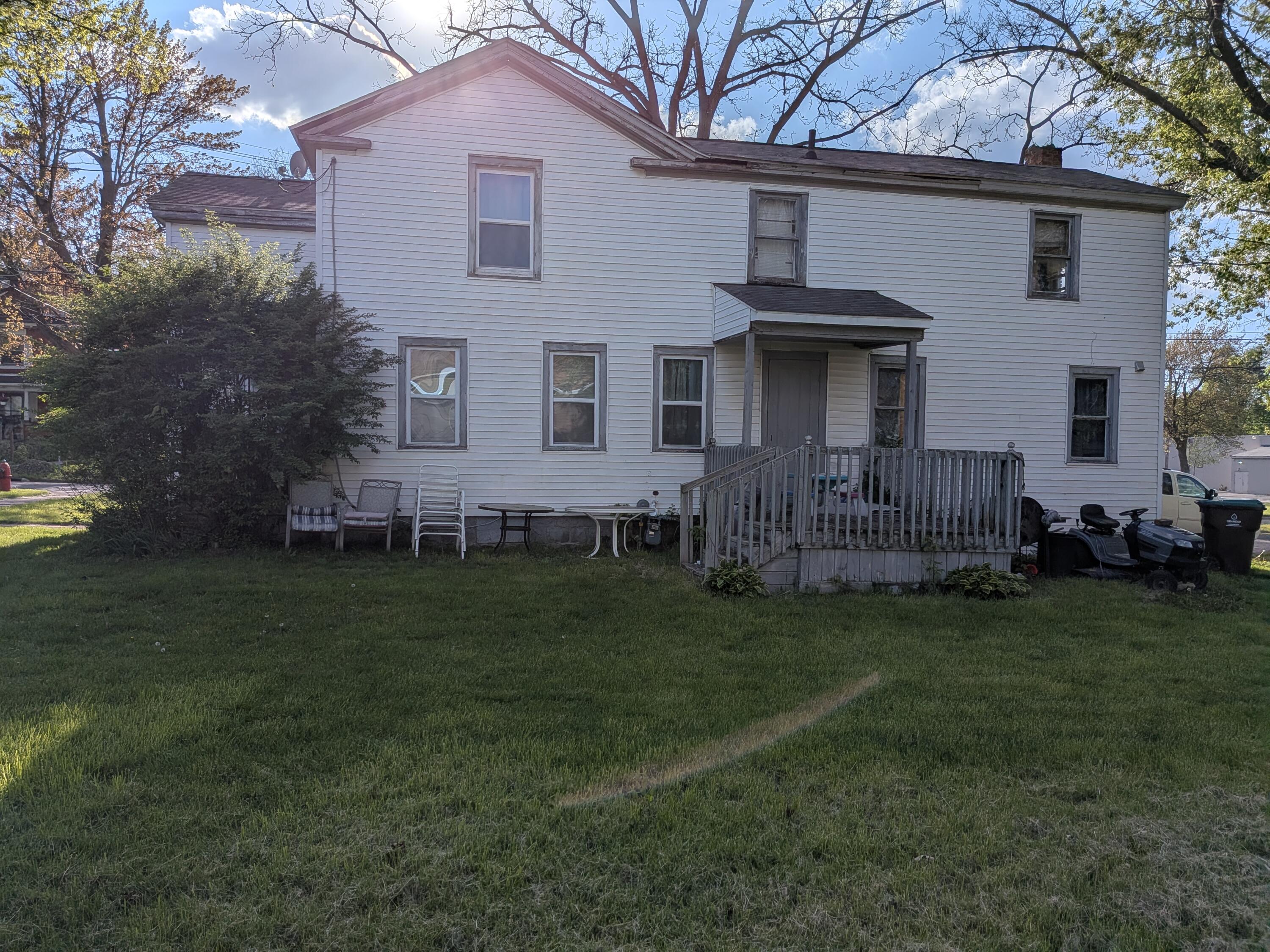 218 W Porter Street