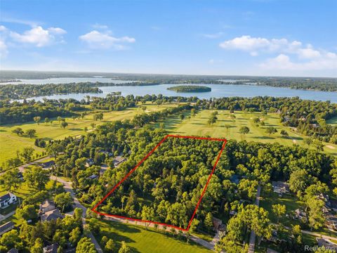3655 Shady Beach Boulevard Orchard Lake Village City MI 48324