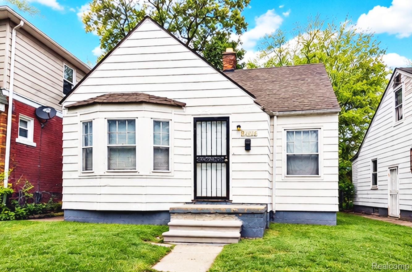15762 Strathmoor Street