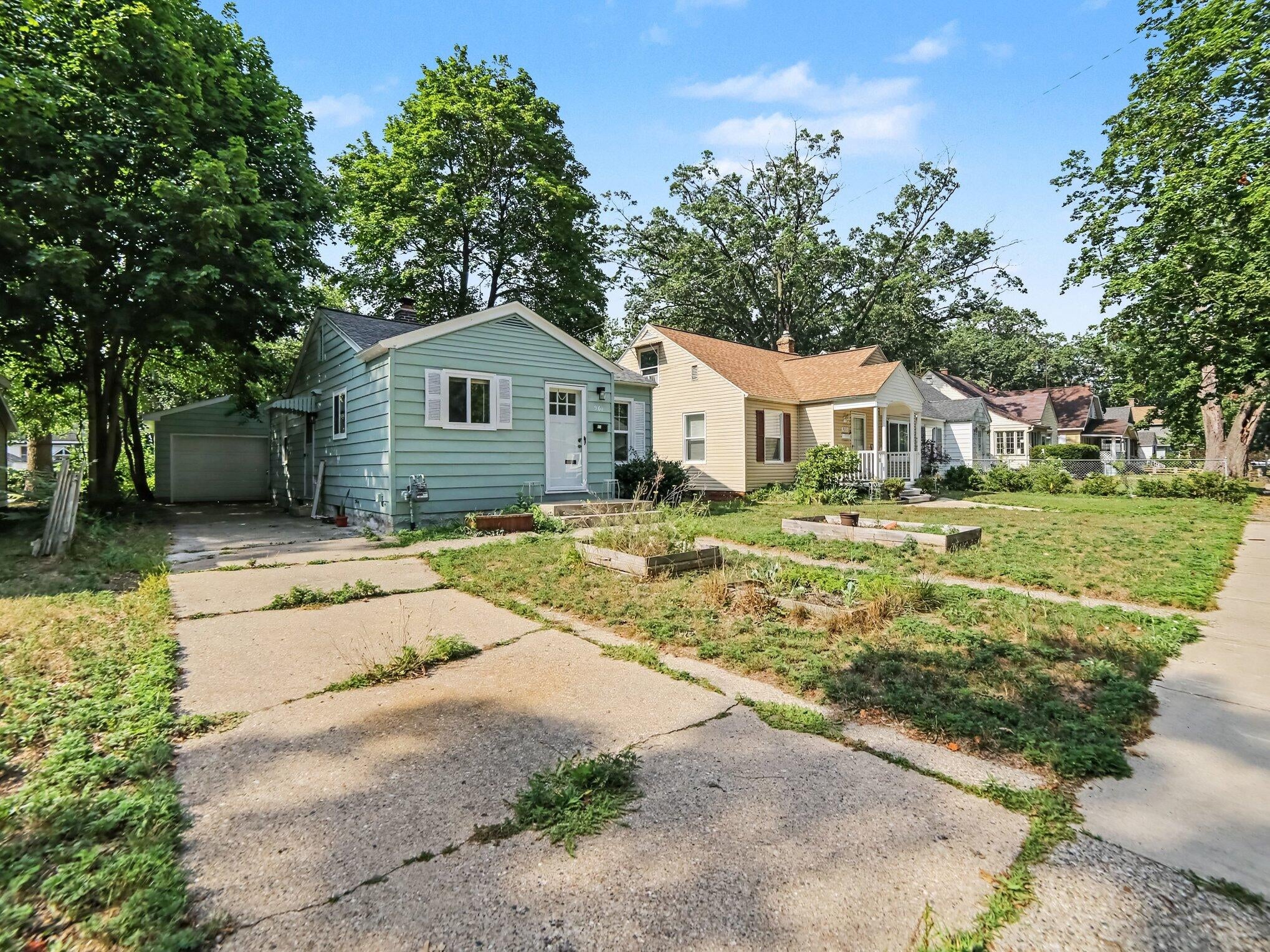 961 Ada Avenue