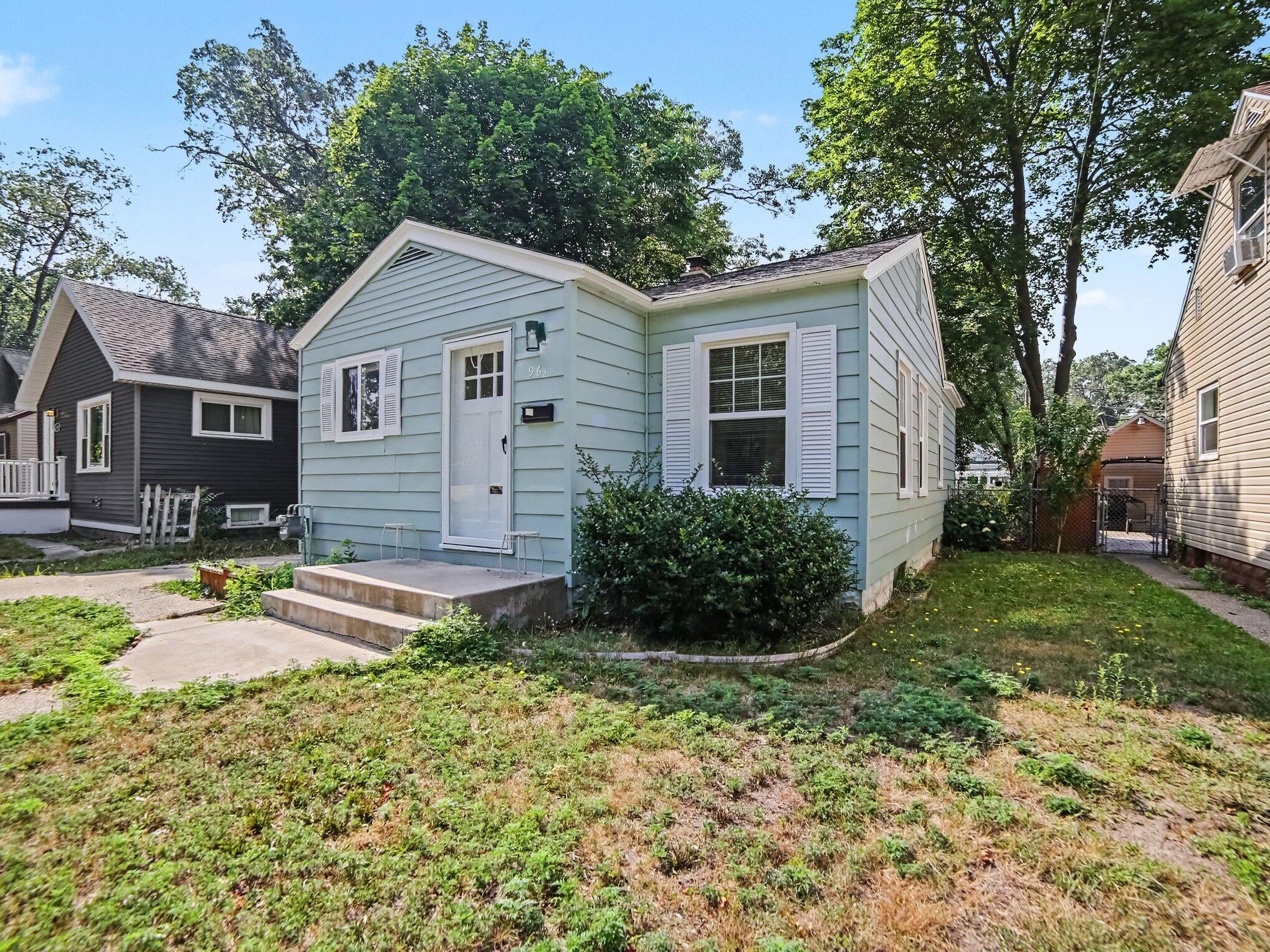961 Ada Avenue
