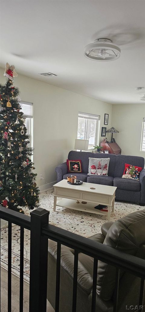 Tiny photo for 1400 Lakeview Drive, Manchester Township, MI 49287 (MLS # 56050196405)