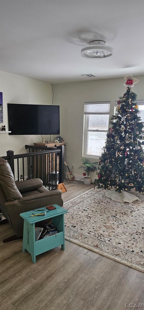 Tiny photo for 1400 Lakeview Drive, Manchester Township, MI 49287 (MLS # 56050196405)