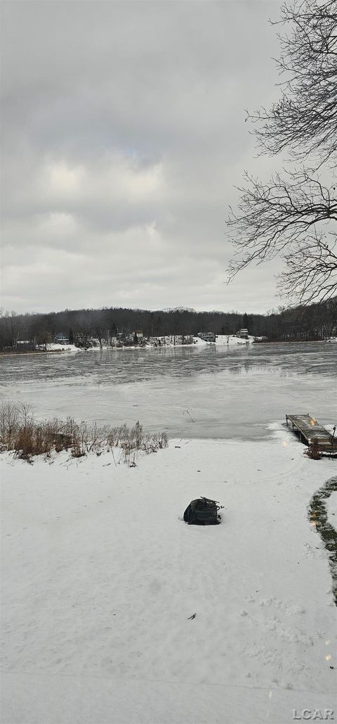 Tiny photo for 1400 Lakeview Drive, Manchester Township, MI 49287 (MLS # 56050196405)