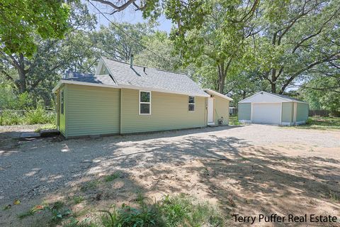 2657 Roberts Street Norton Shores City MI 49444