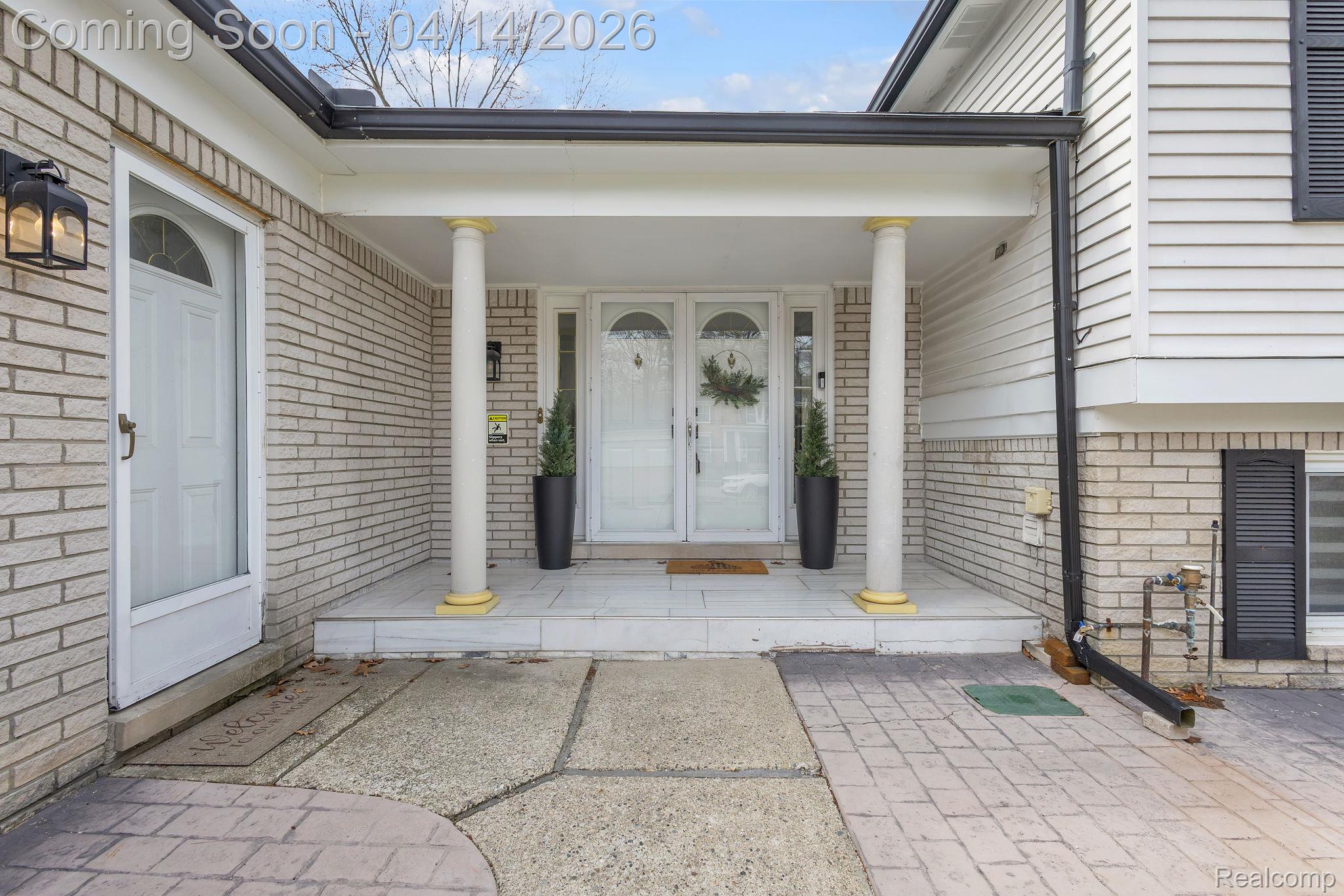 14549 Riverside Street