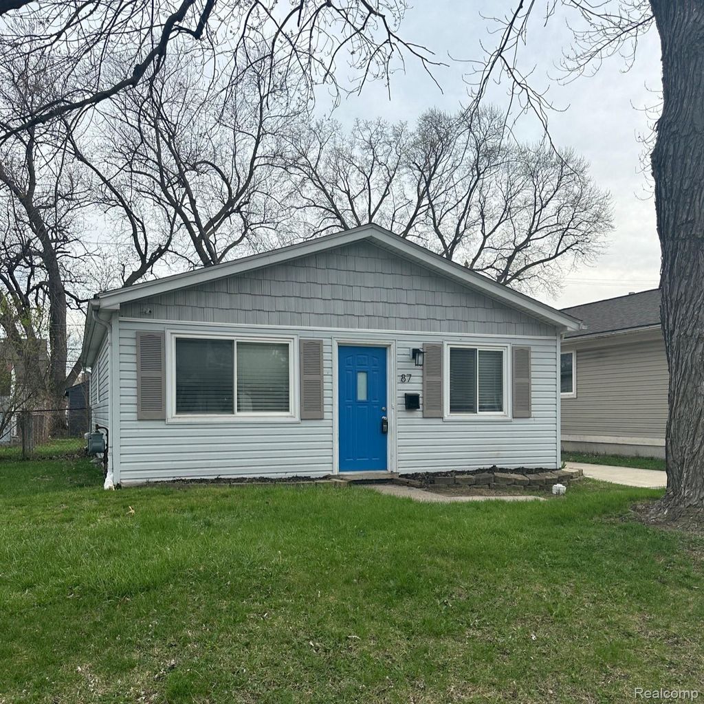 Photo of 87 W Barrett Avenue, Madison Heights City, MI 48071 (MLS # 20261027595)