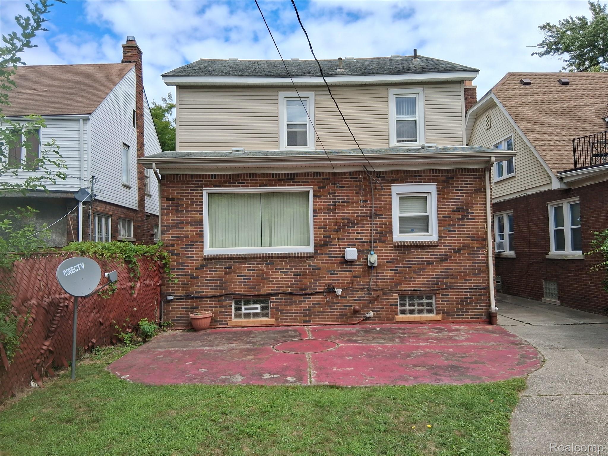 16565 Roselawn