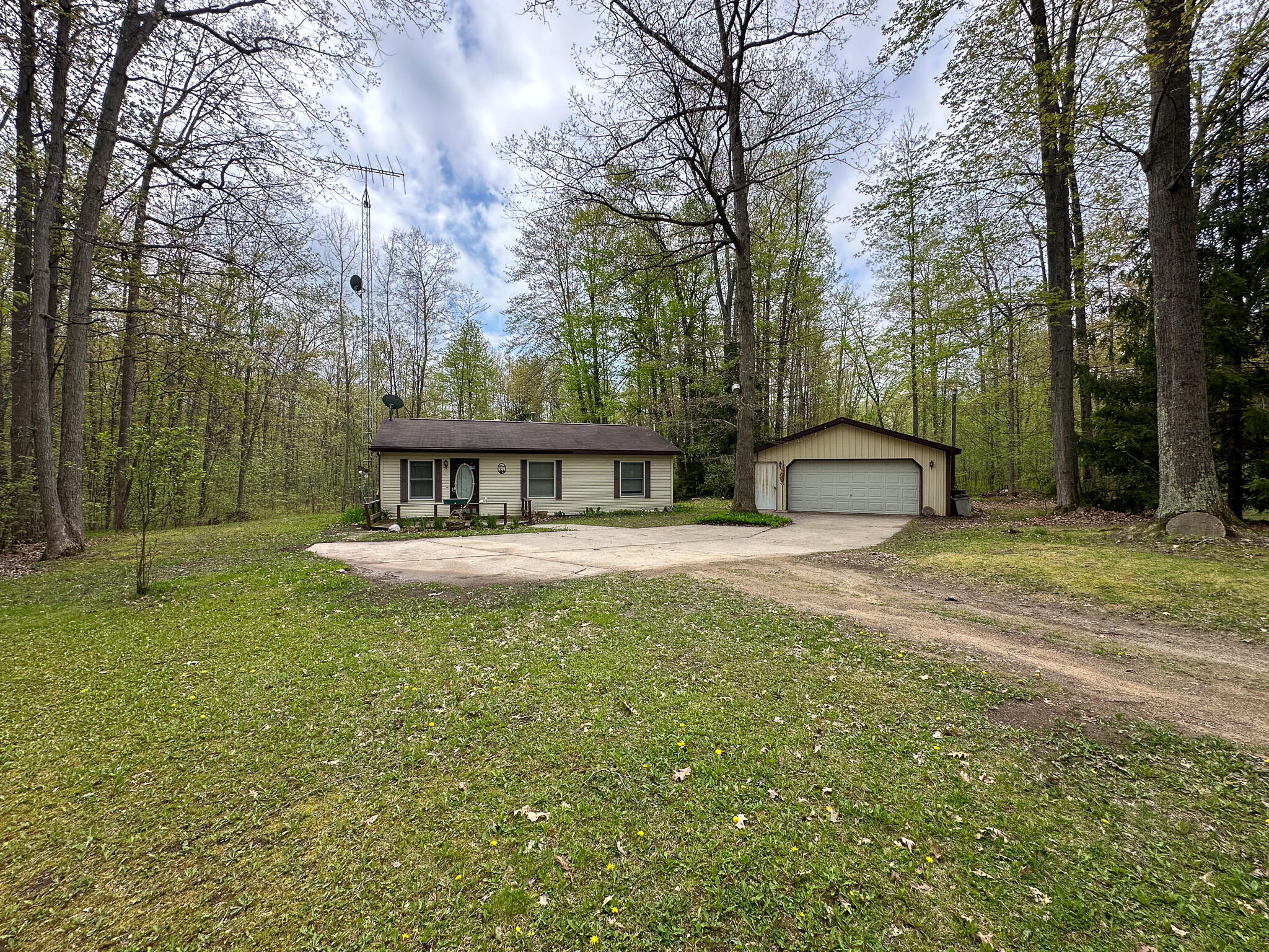 2081 Deer Lake Road