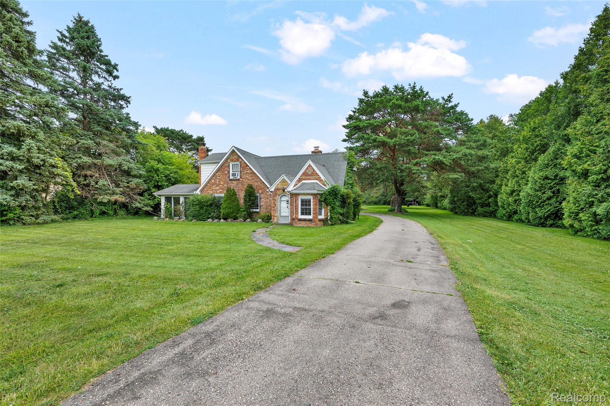 42192 Dequindre Road