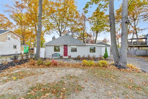 6685 Windiate Road Waterford Charter Township MI 48329