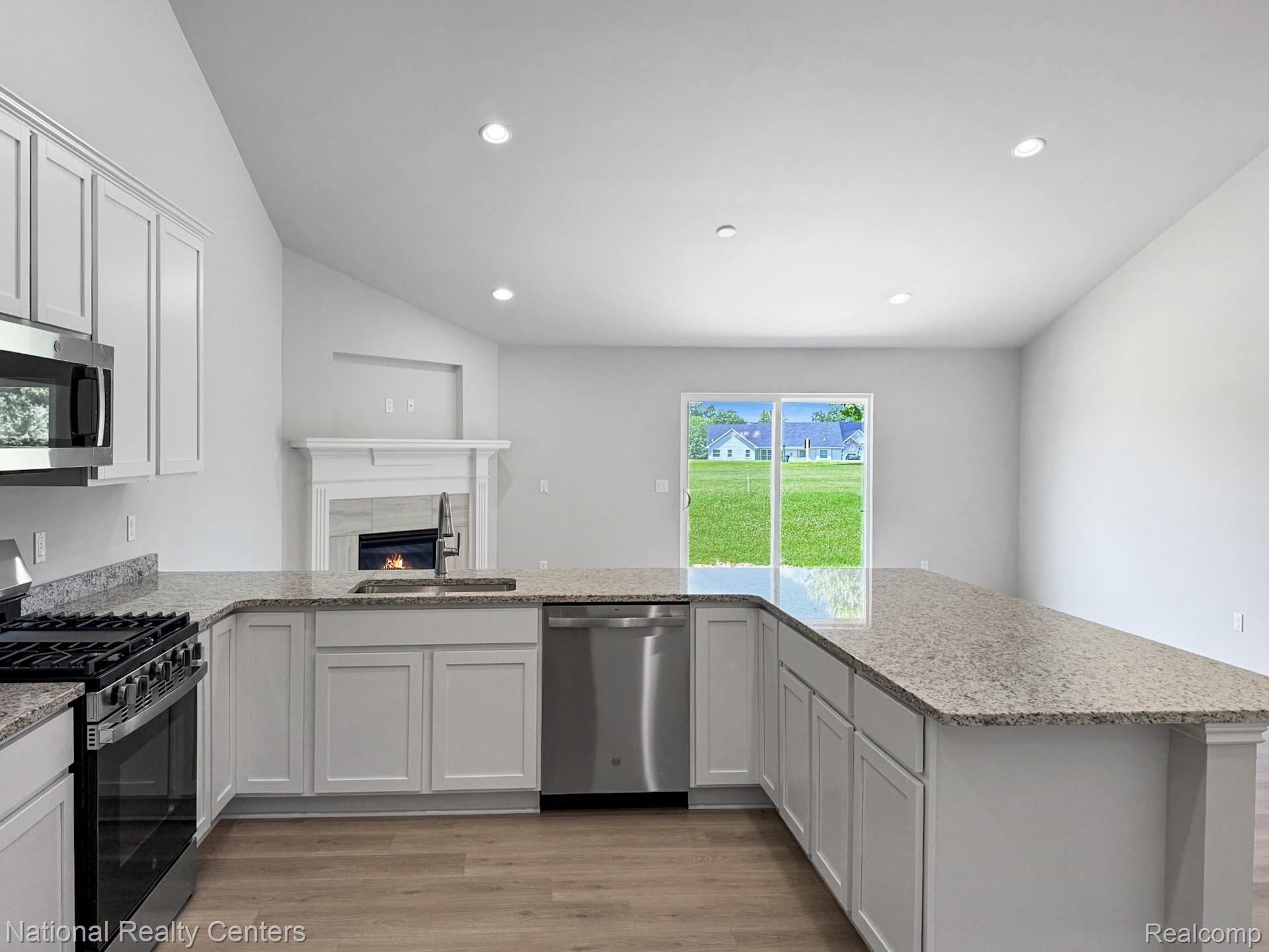 390 Devonshire Drive 27
