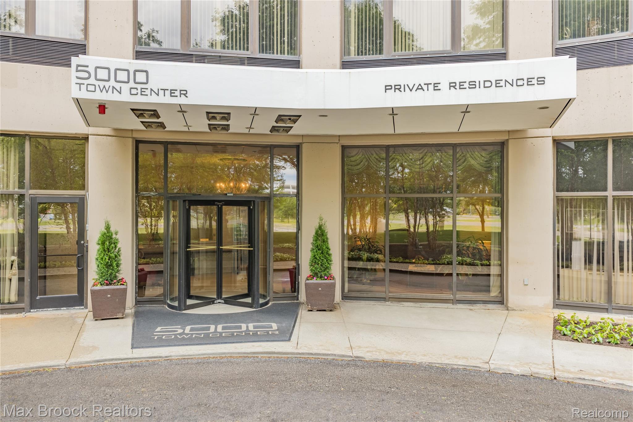 5000 Town Center 2605