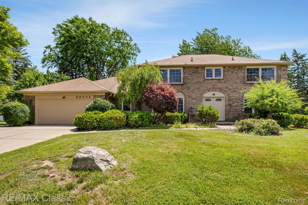 36953 FOX GLN, FARMINGTON HILLS, MI 48331 - Image a6d6a10a07fd5e9d1cabffe0ab612ada/1012073171