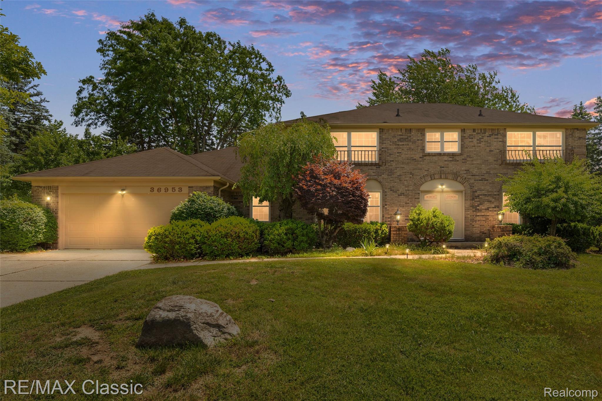 36953 Fox Glen