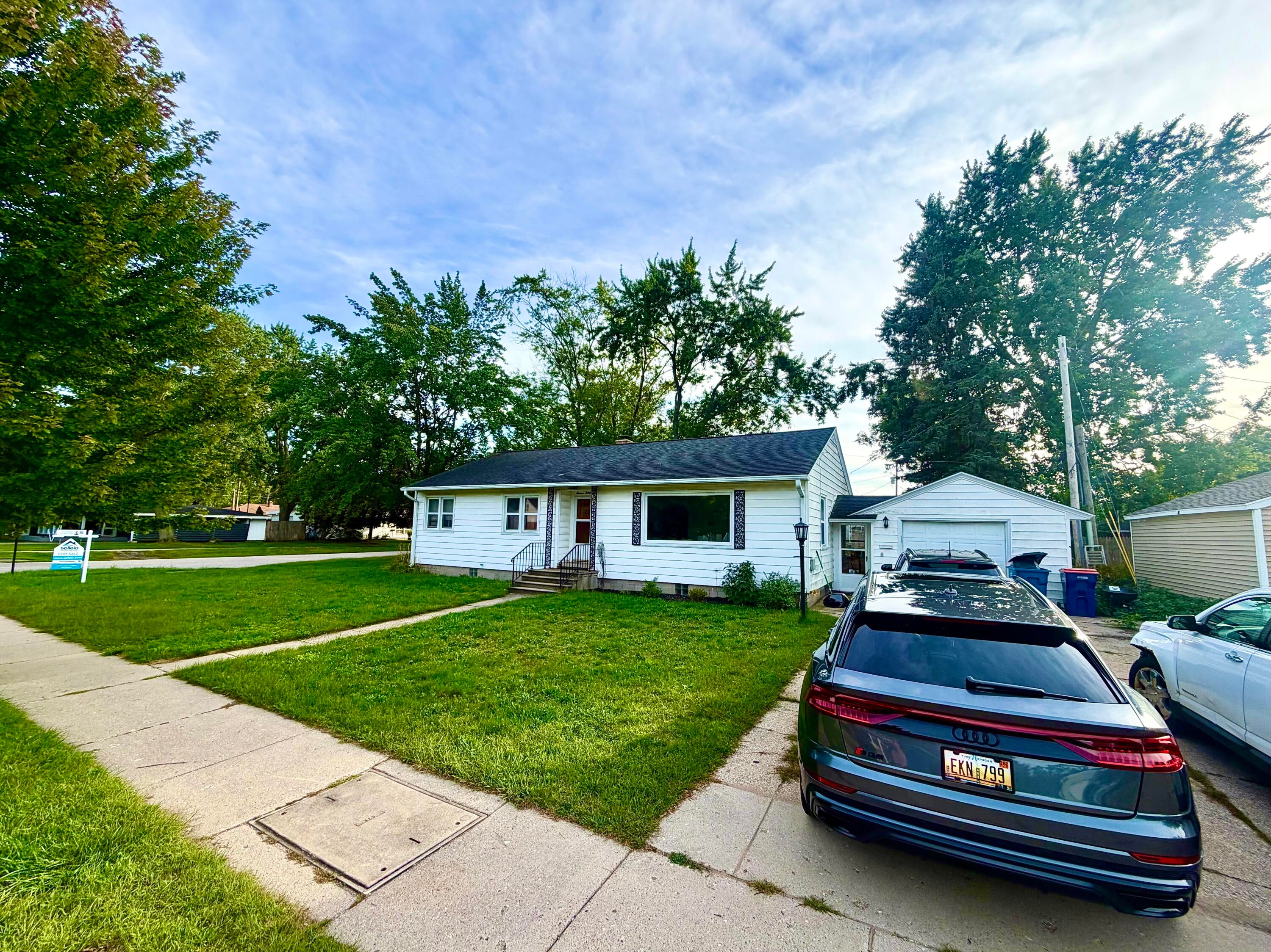 1135 W Summit Avenue