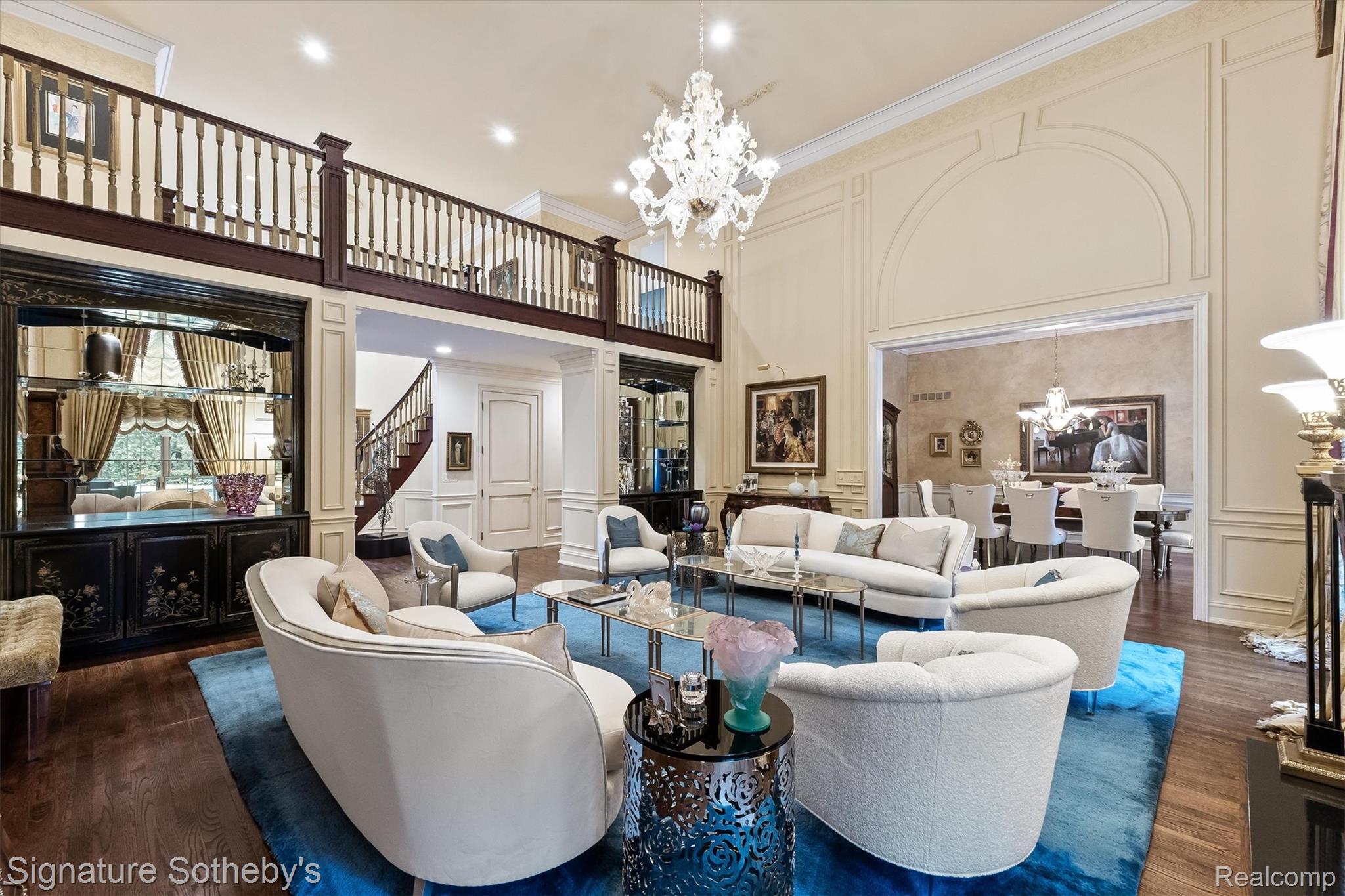 840 Lakeside Drive