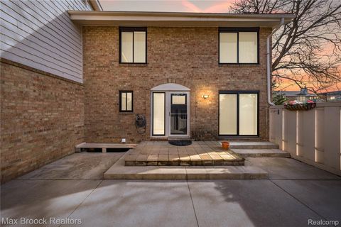 Photo of 7451 Pebble Point, West Bloomfield Charter Township, MI 48322 (MLS # 20261023955)