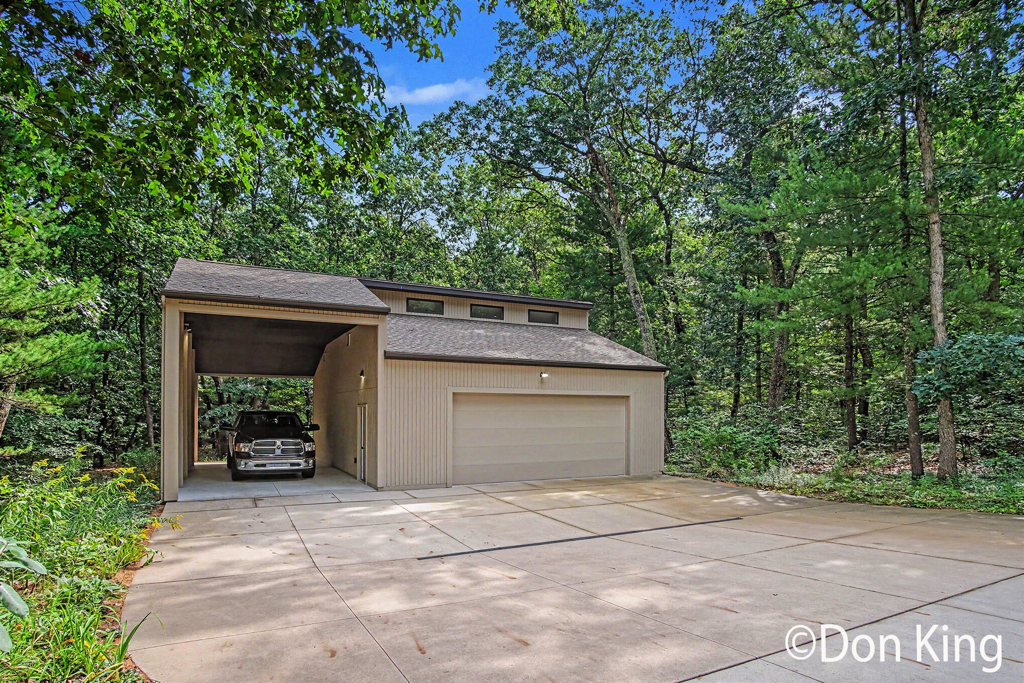 9020 Bailey Drive NE