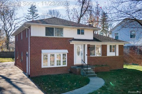 17377 Avilla Boulevard Lathrup Village City MI 48076