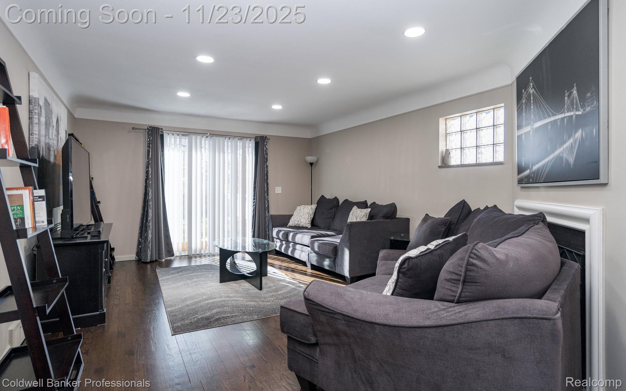 17377 Avilla Boulevard