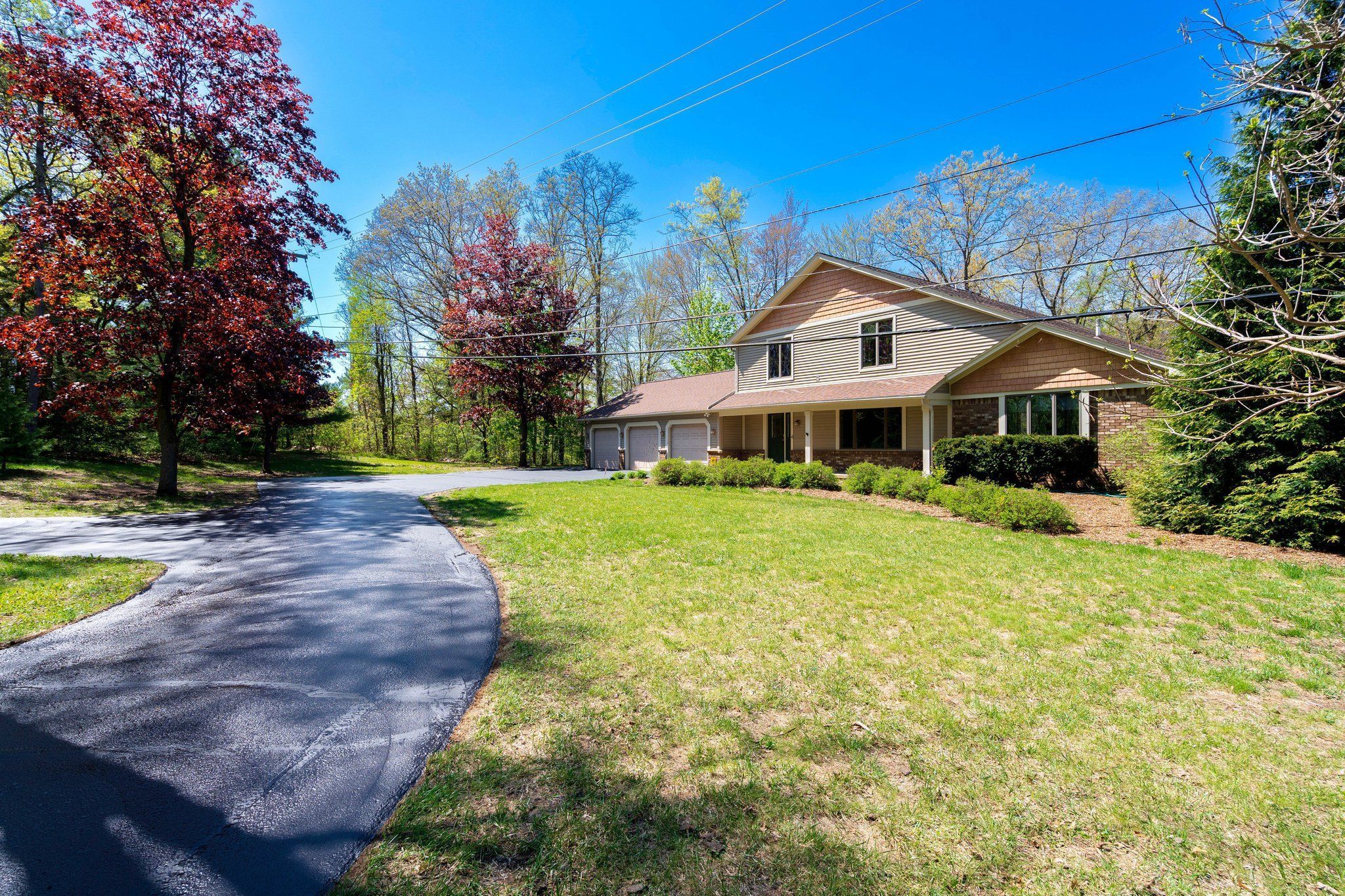 825 E WARDLOW Road