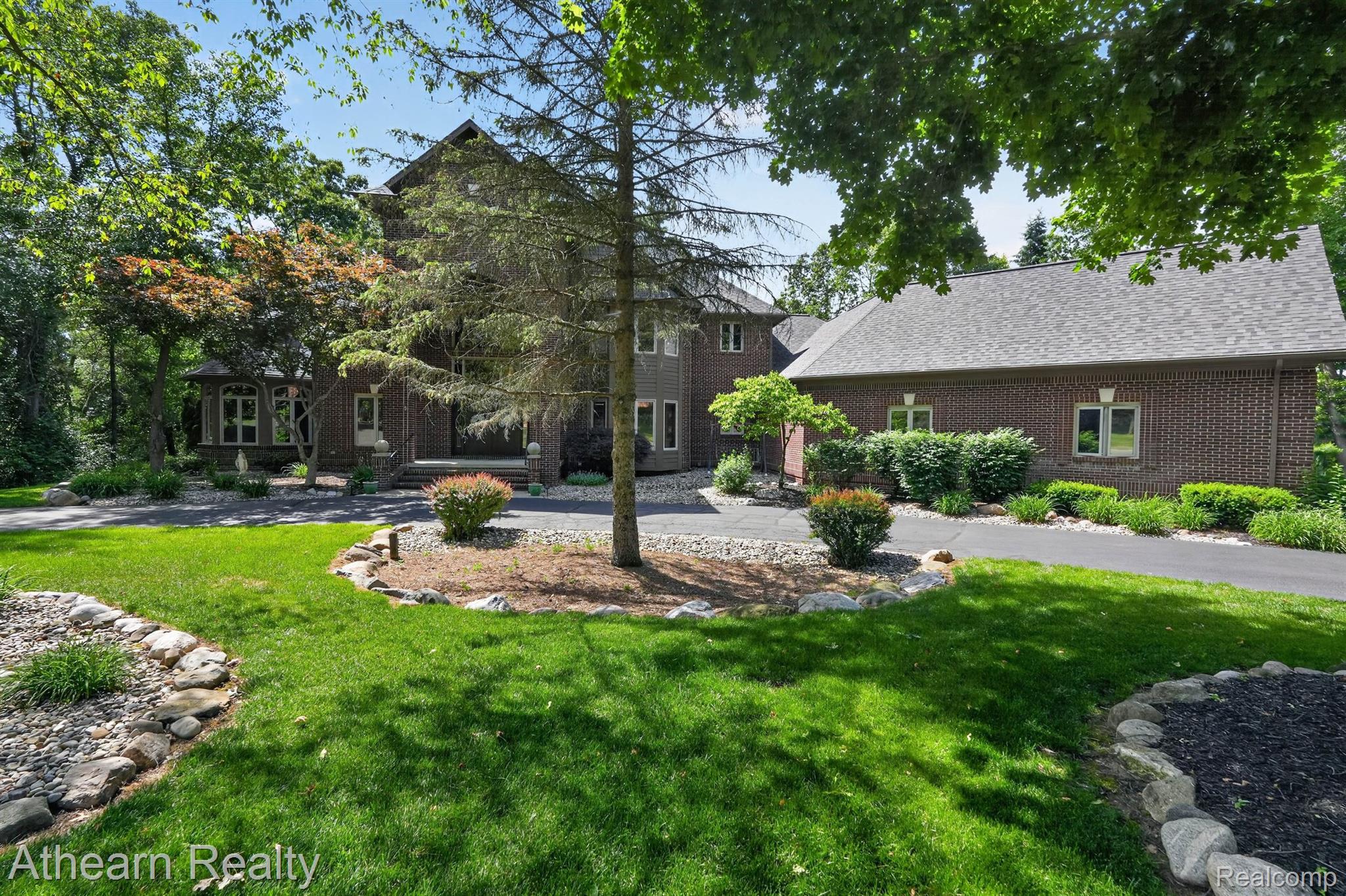 5326 Lake Forest Boulevard