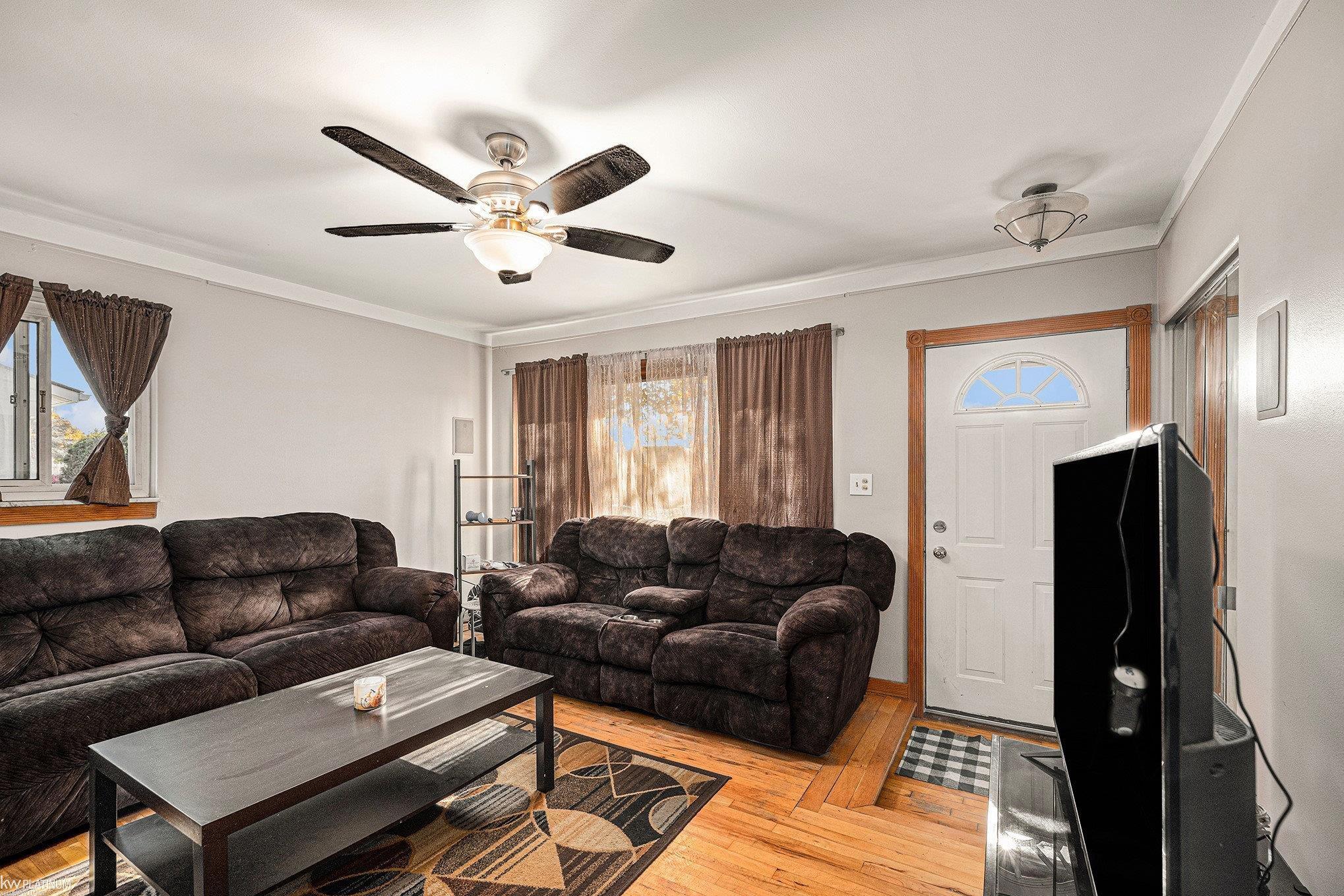 11927 Stamford Avenue