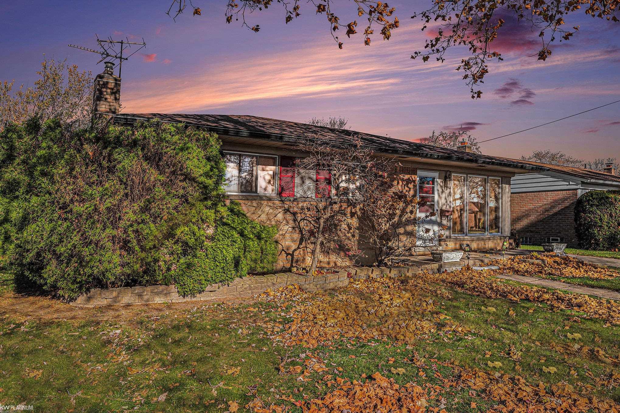 11927 Stamford Avenue