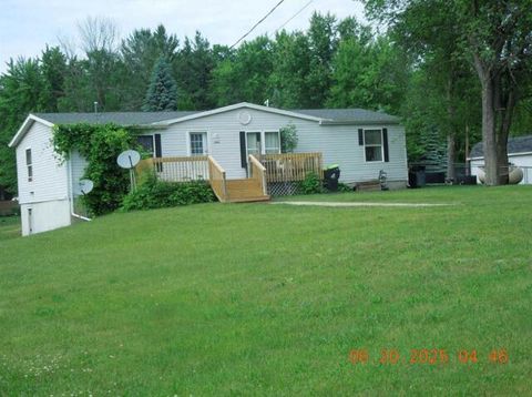 Photo of 1079 Hemlock Street, Beaverton Township, MI 48612 (MLS # 72026018550)