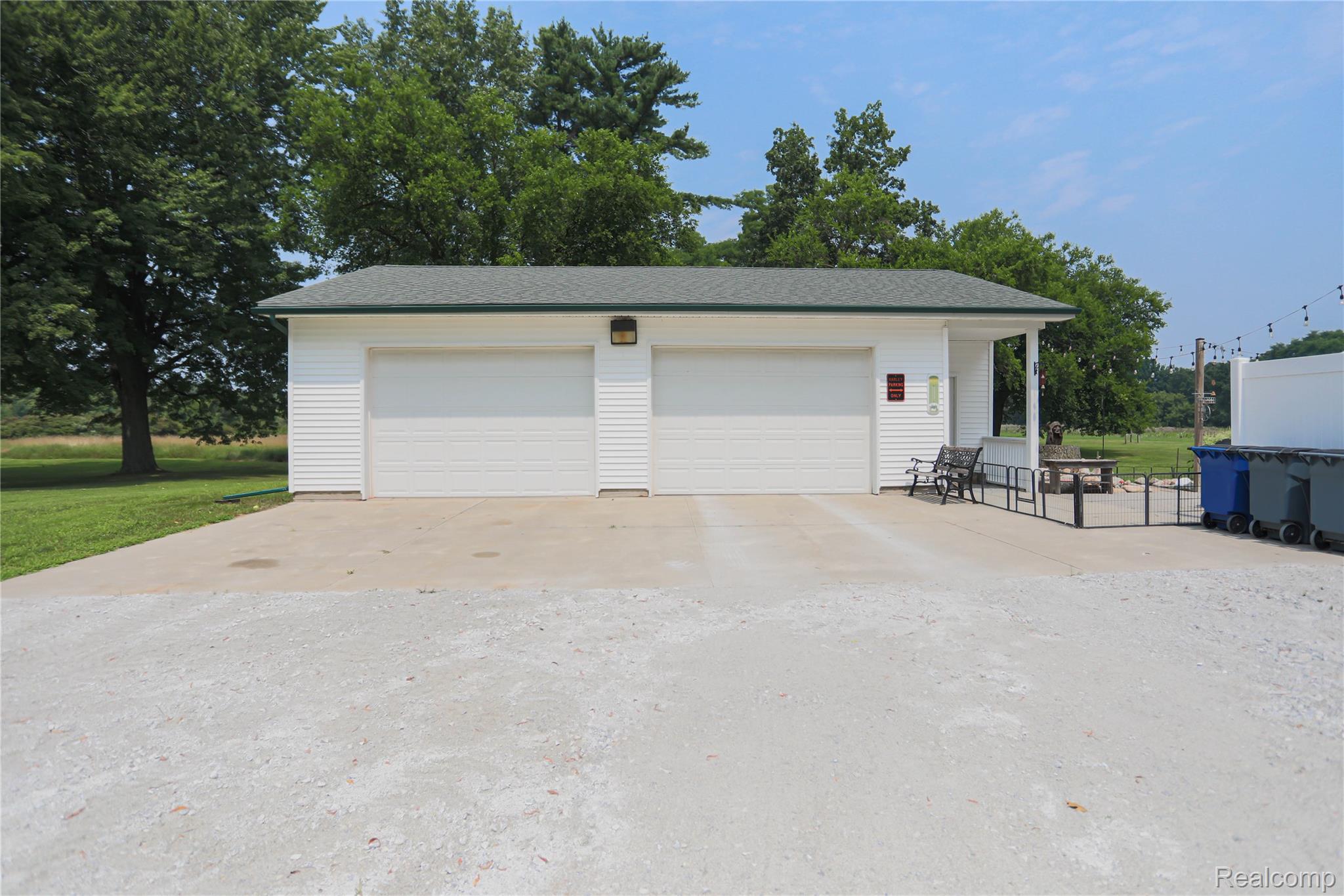 Clyde Township, Michigan 48049, United States, 3 Bedrooms Bedrooms, ,3 BathroomsBathrooms,Residential,Pending,182247