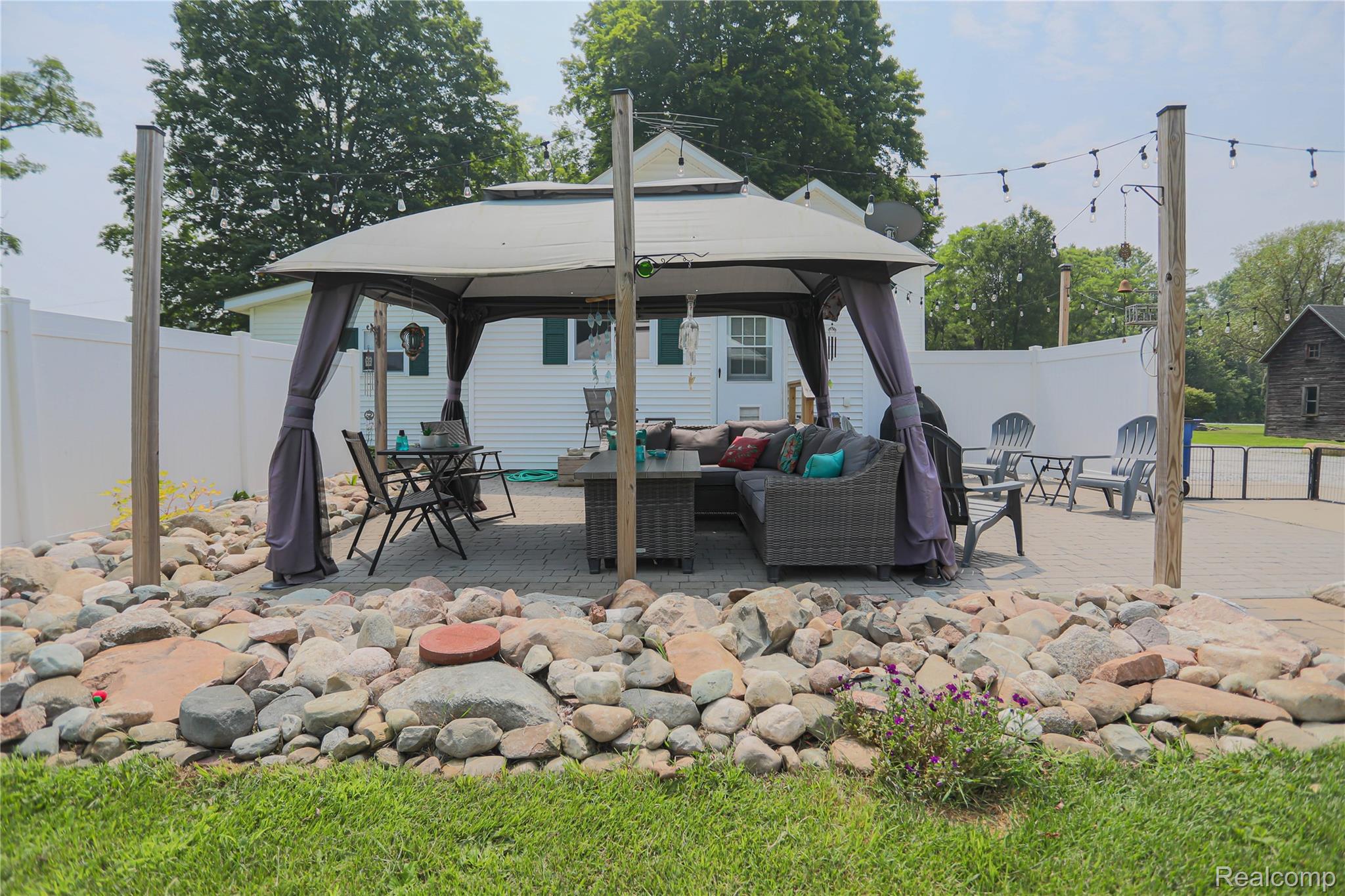 Clyde Township, Michigan 48049, United States, 3 Bedrooms Bedrooms, ,3 BathroomsBathrooms,Residential,Pending,182247