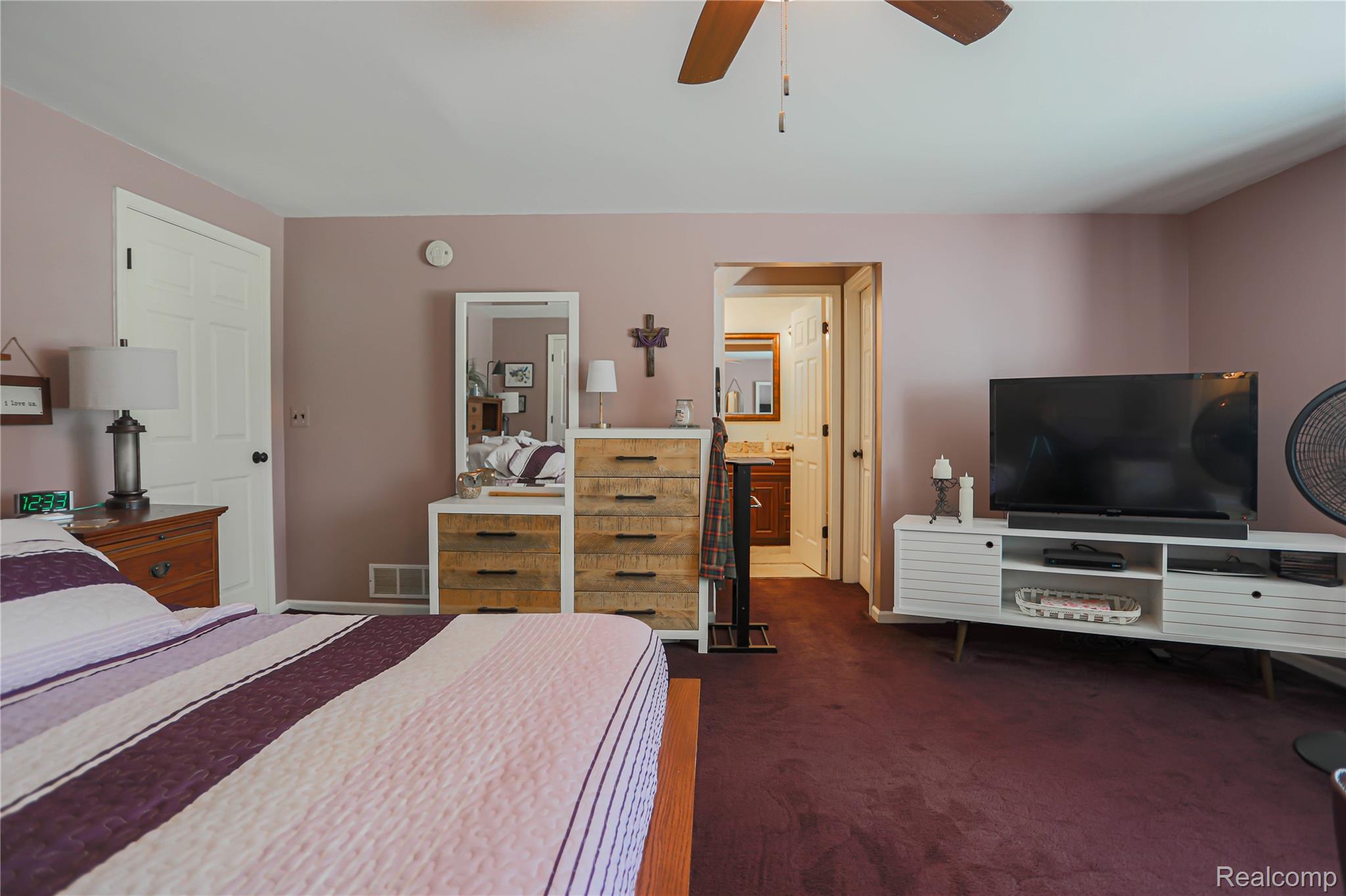 Clyde Township, Michigan 48049, United States, 3 Bedrooms Bedrooms, ,3 BathroomsBathrooms,Residential,Pending,182247