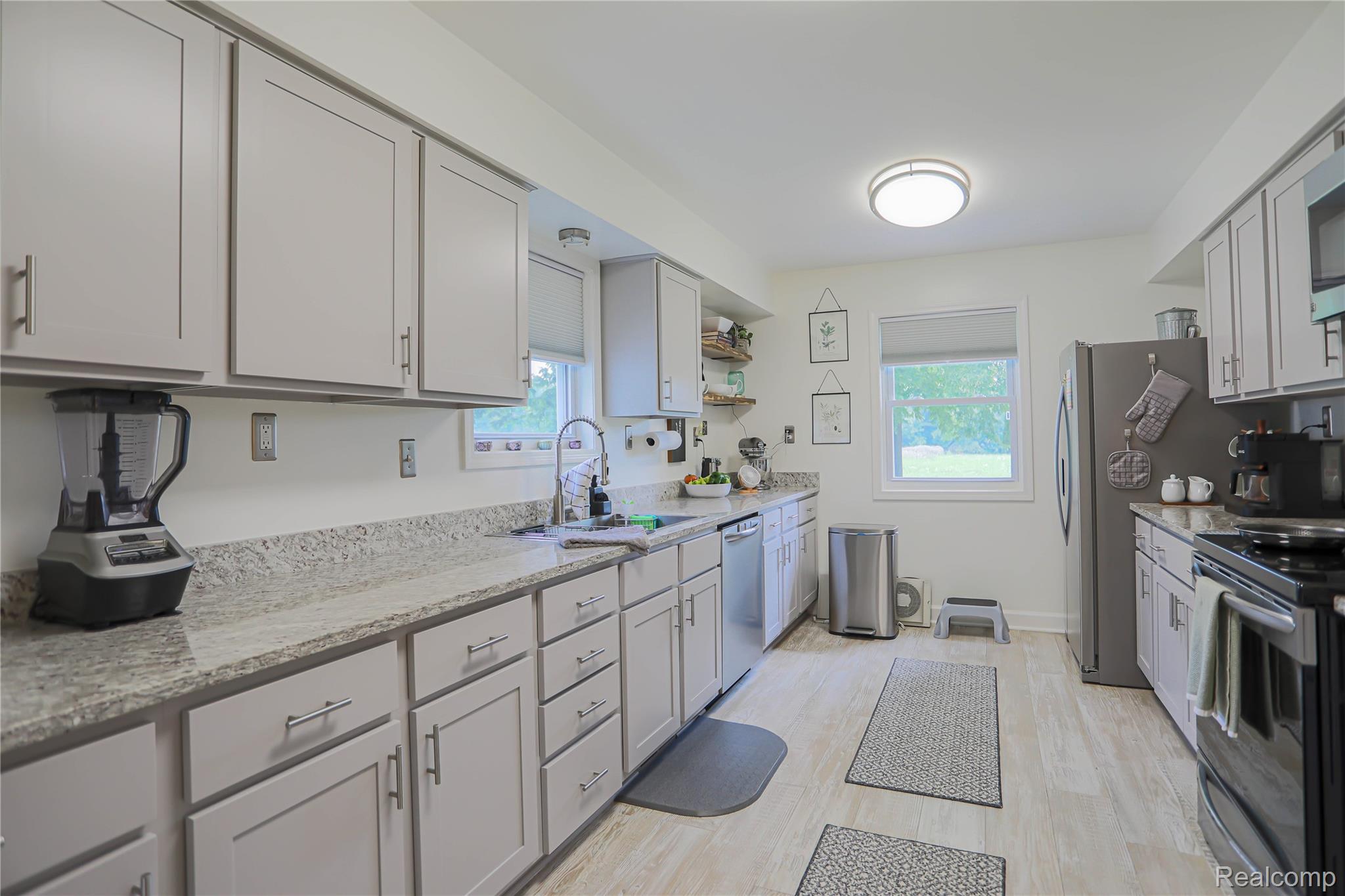 Clyde Township, Michigan 48049, United States, 3 Bedrooms Bedrooms, ,3 BathroomsBathrooms,Residential,Pending,182247