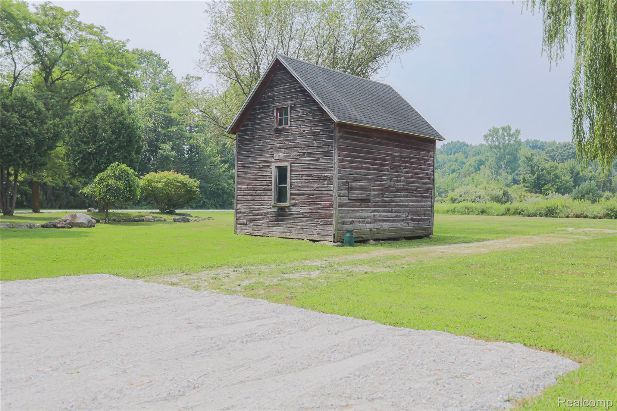 Clyde Township, Michigan 48049, United States, 3 Bedrooms Bedrooms, ,3 BathroomsBathrooms,Residential,Pending,182247