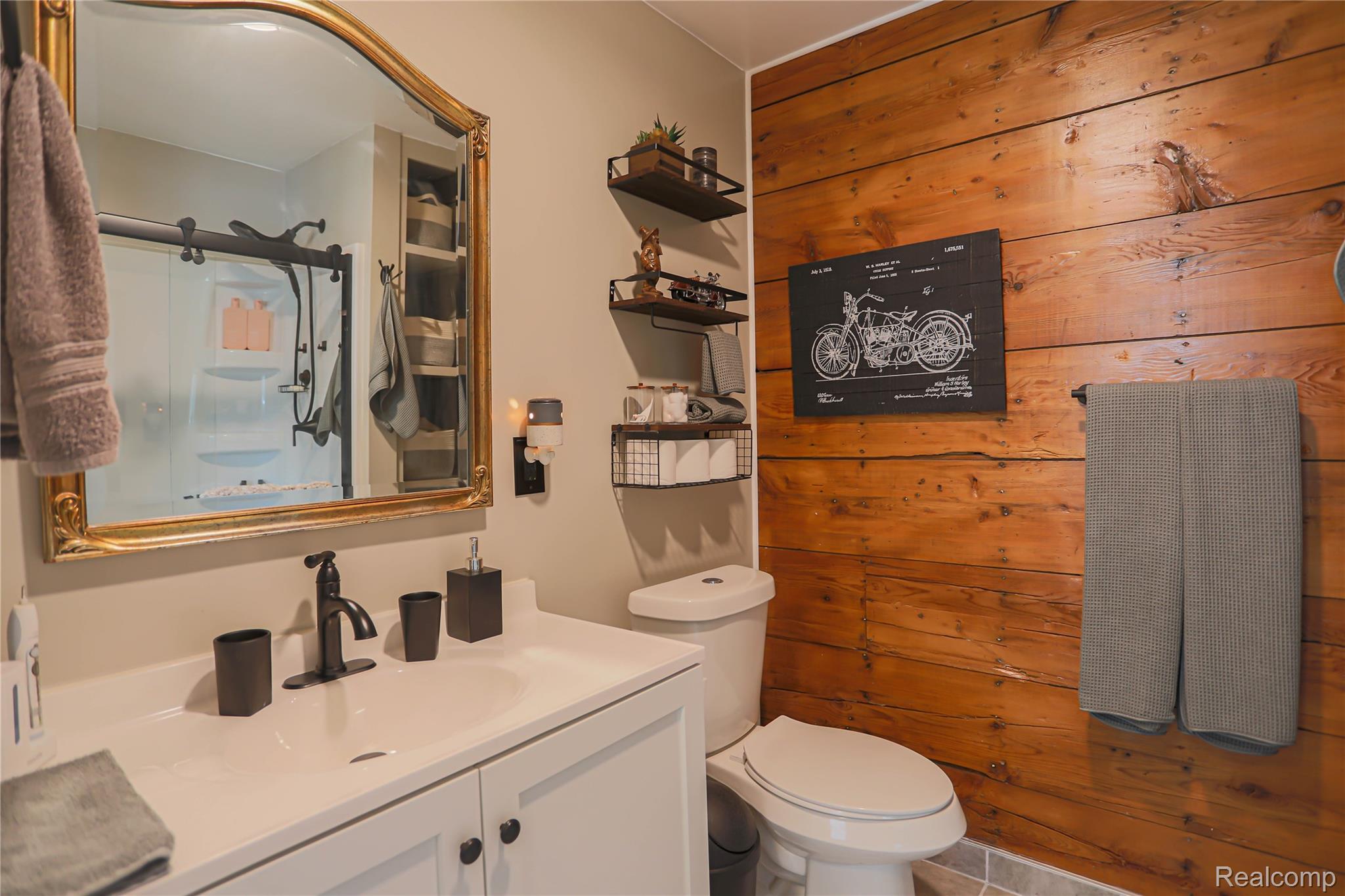 Clyde Township, Michigan 48049, United States, 3 Bedrooms Bedrooms, ,3 BathroomsBathrooms,Residential,Pending,182247